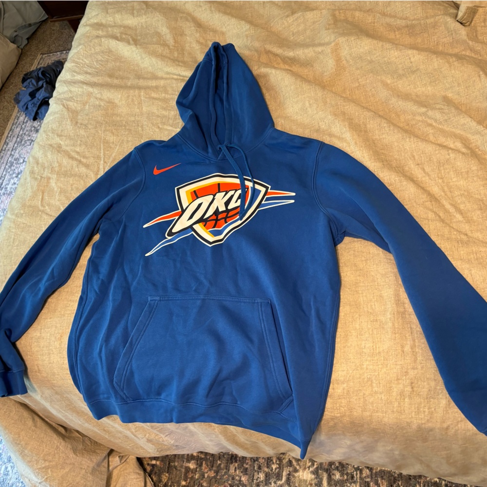 Nike Oklahoma City Thunder hoodie. mens Large